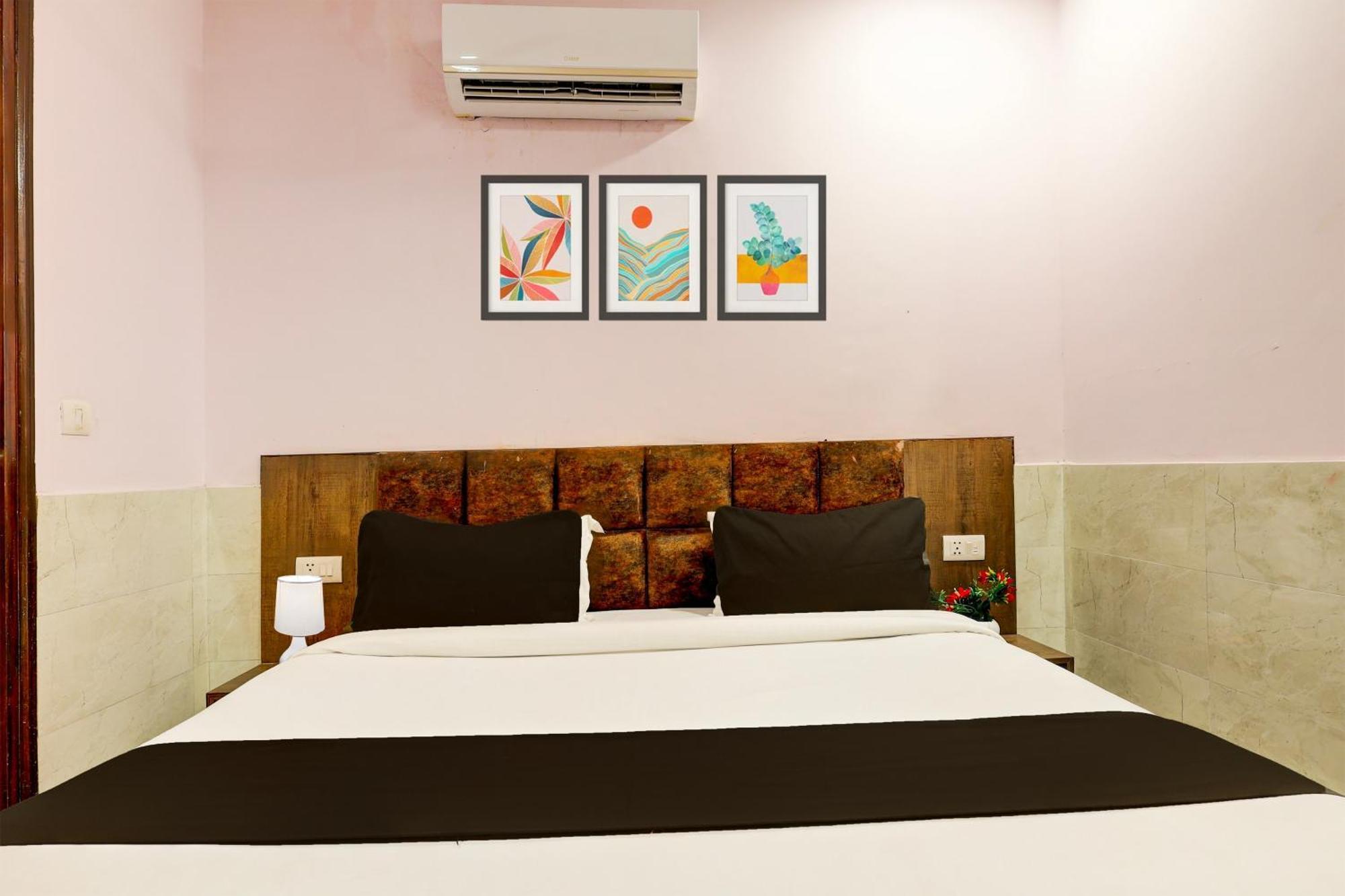 Super Hotel O Alipur Narela Buitenkant foto