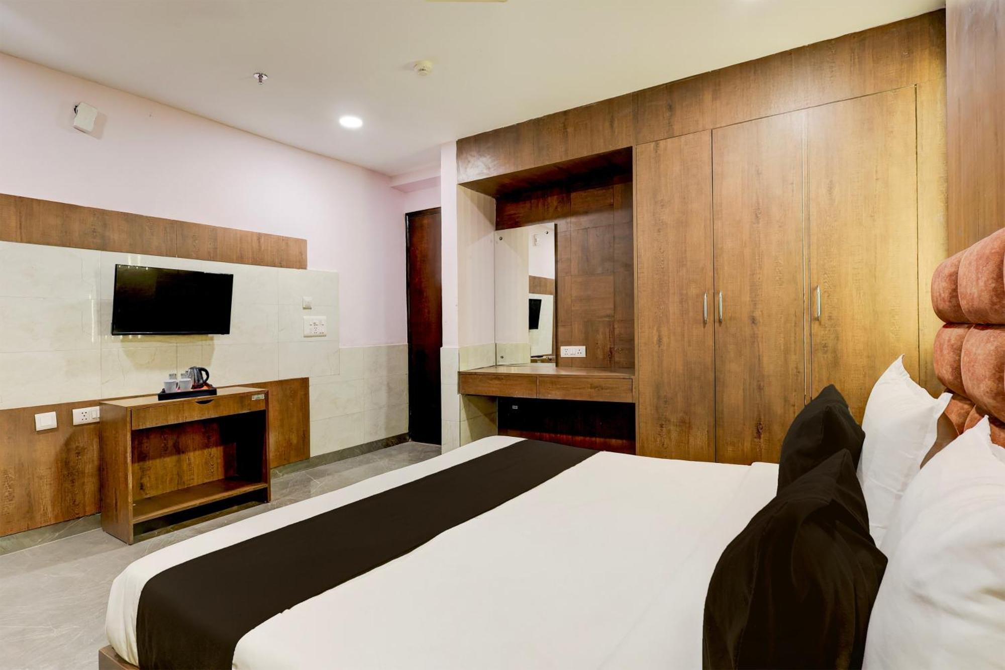 Super Hotel O Alipur Narela Buitenkant foto